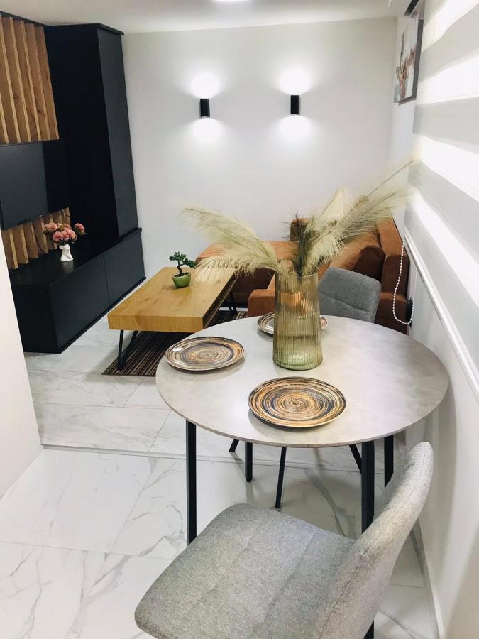 Urban Chic Studio Nis Bagian luar foto