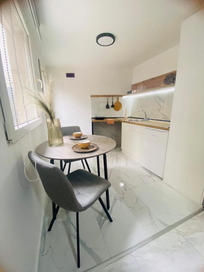 Urban Chic Studio Nis Bagian luar foto