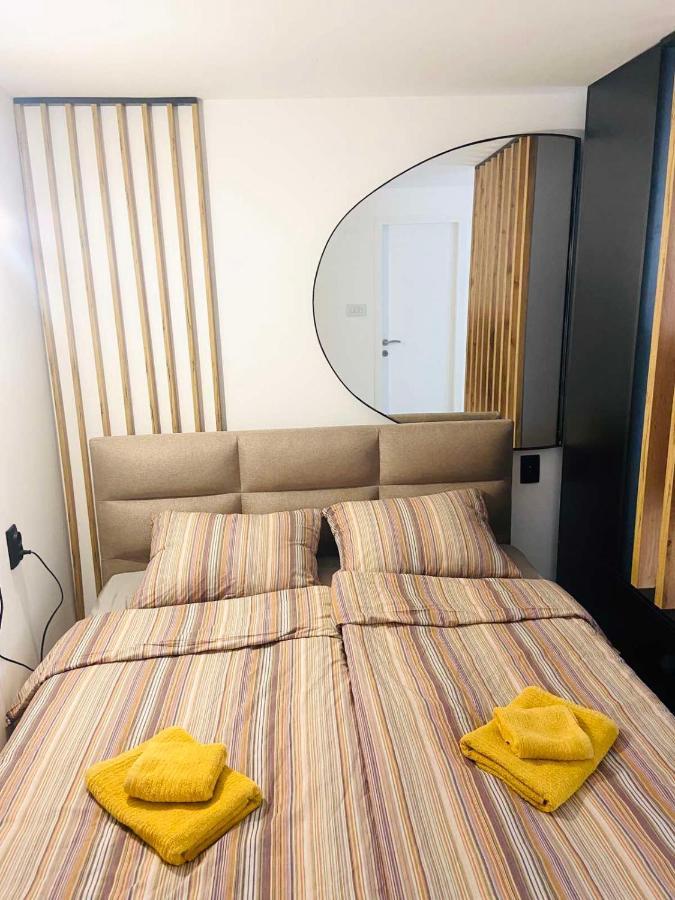 Urban Chic Studio Nis Bagian luar foto
